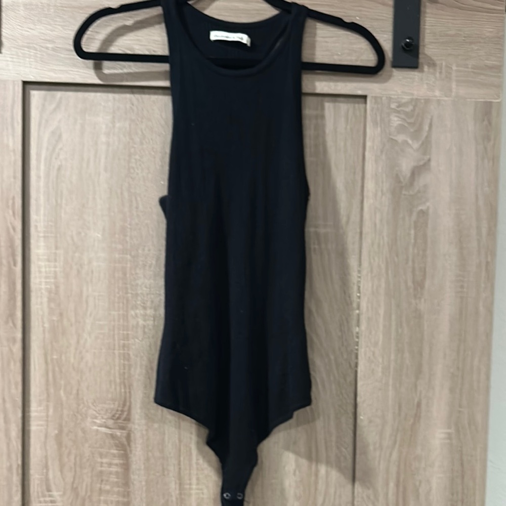 Black Sleeveless Women's Top